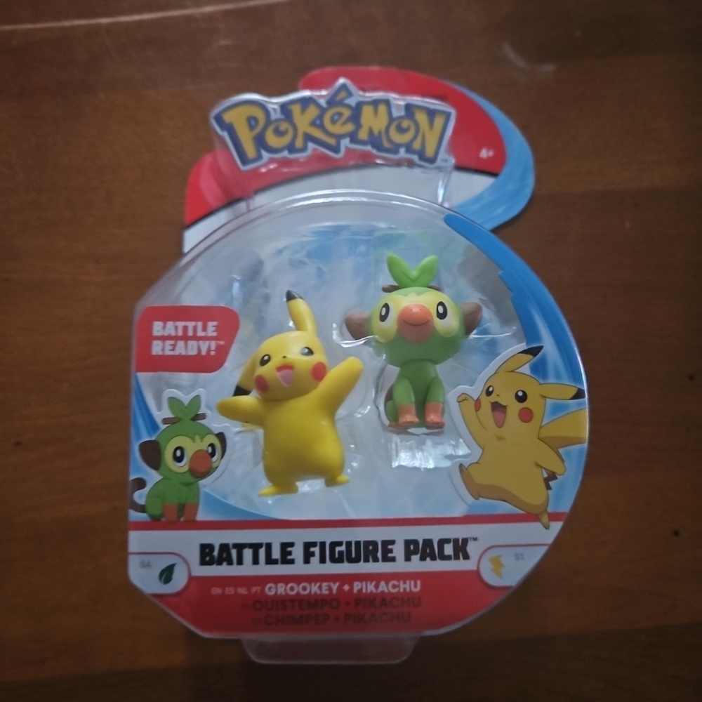 Pokemon Battle Figure Pack: Pikachu and Grookey